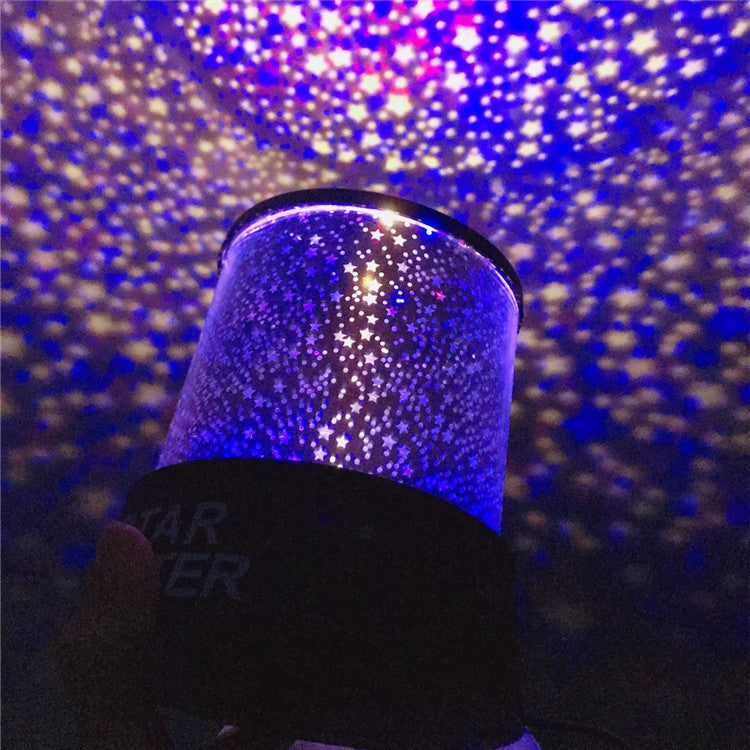 Lámpara Proyector de Noche LED con Estrellas de Colores (Color Aleatorio)